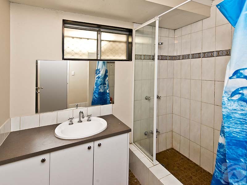 18 Selsdon Court, Camillo WA 6111