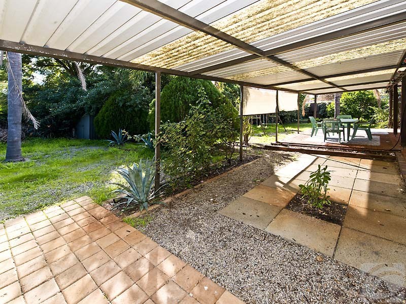 18 Selsdon Court, Camillo WA 6111