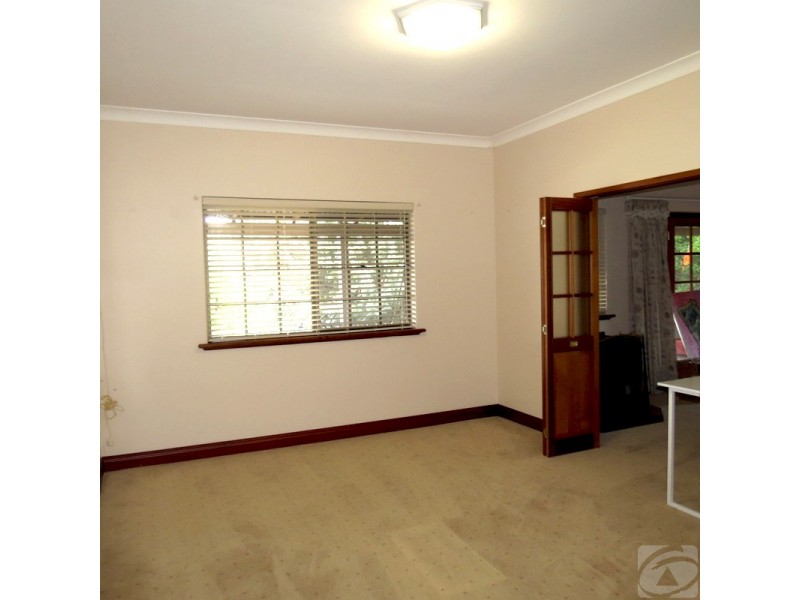 15 Peet Road, Roleystone WA 6111