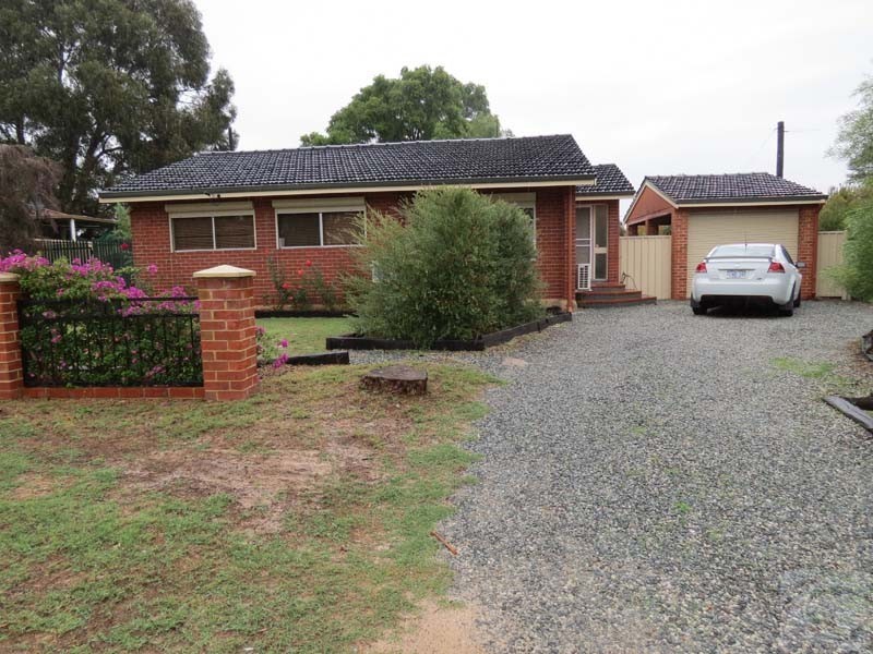 1 Vanston Ct, Kelmscott WA 6111