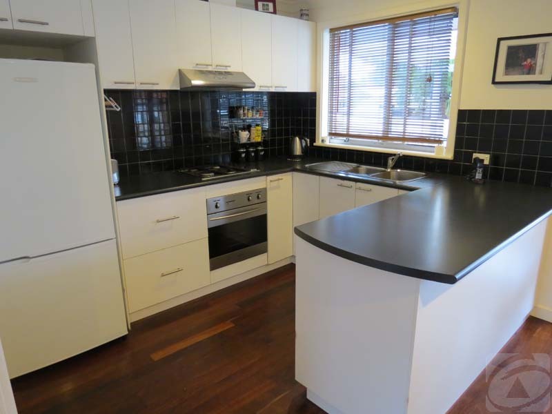 1 Vanston Ct, Kelmscott WA 6111