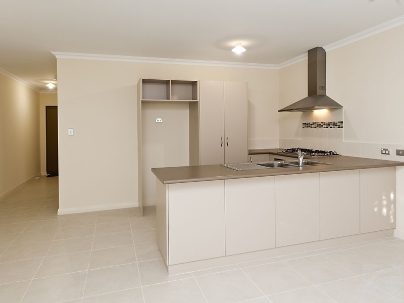 3/156 Streich Avenue, Kelmscott WA 6111