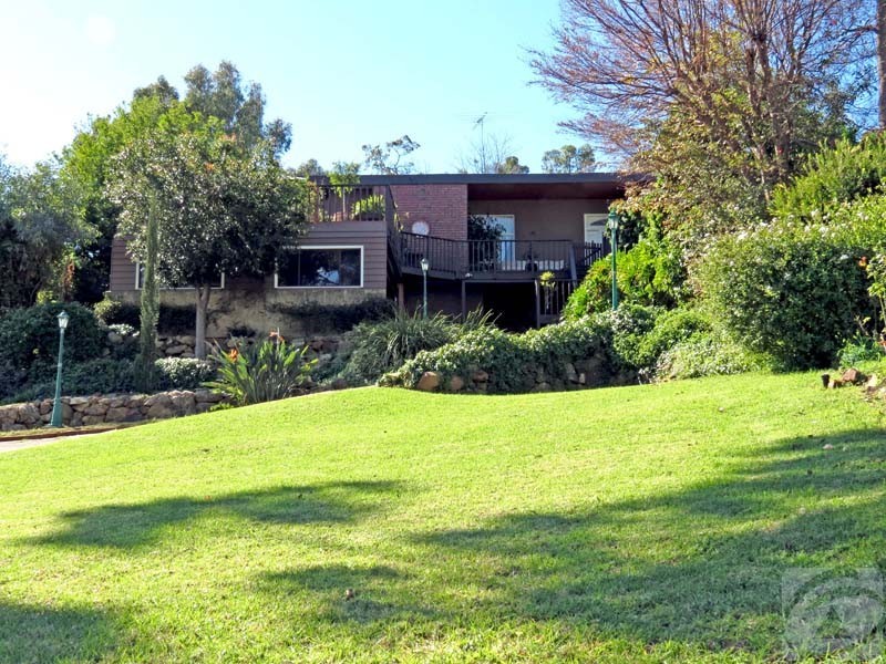 31 Derry Avenue, Mount Nasura WA 6112