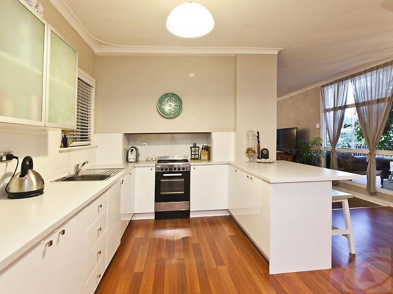 31 Derry Avenue, Mount Nasura WA 6112