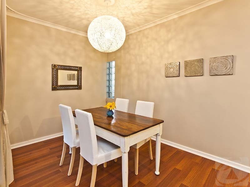 31 Derry Avenue, Mount Nasura WA 6112