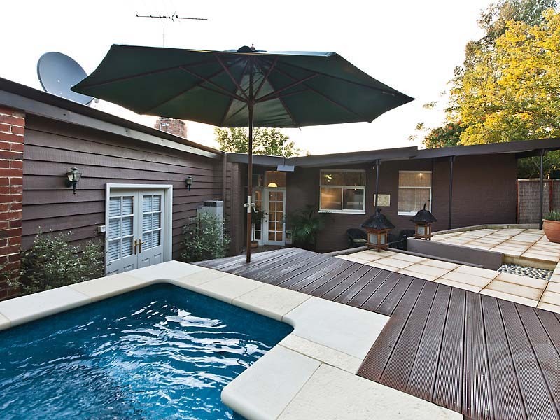 31 Derry Avenue, Mount Nasura WA 6112