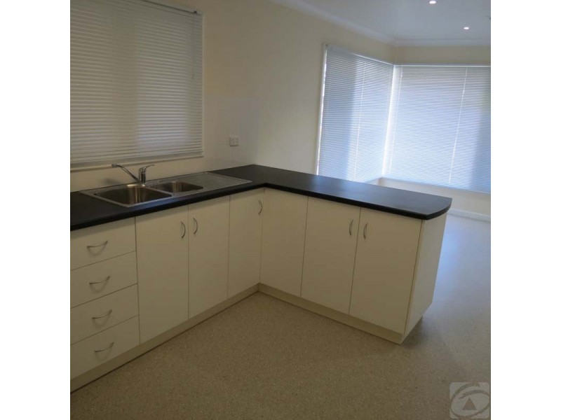 32 Grasmere Way, Kelmscott WA 6111