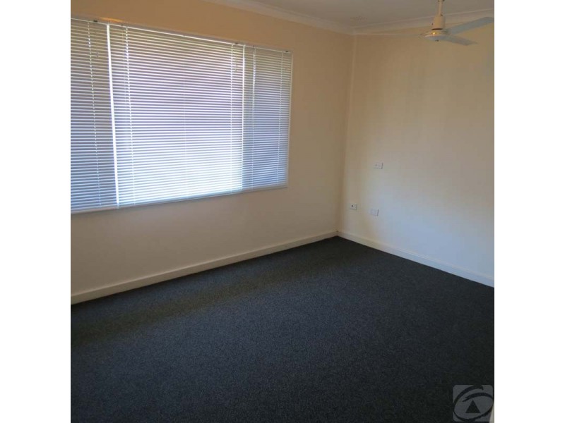 32 Grasmere Way, Kelmscott WA 6111