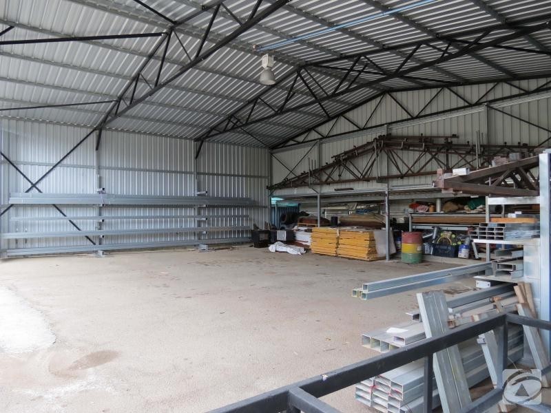 4 Burns Rd, Armadale WA 6112