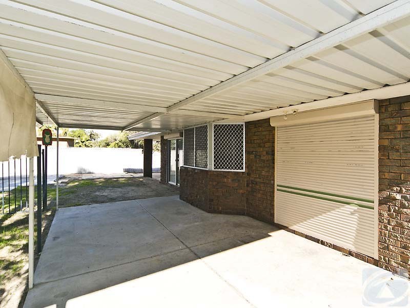 80 Grovelands Dr, Camillo WA 6111