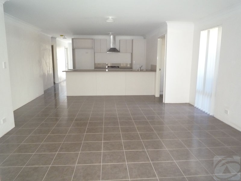 5/13 Third Ave, Kelmscott WA 6111