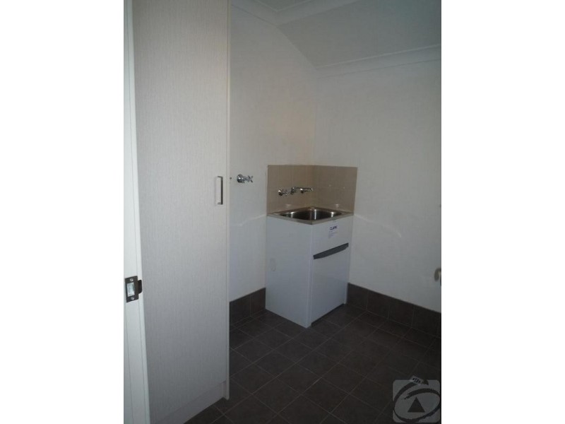 9/13 Third Ave, Kelmscott WA 6111