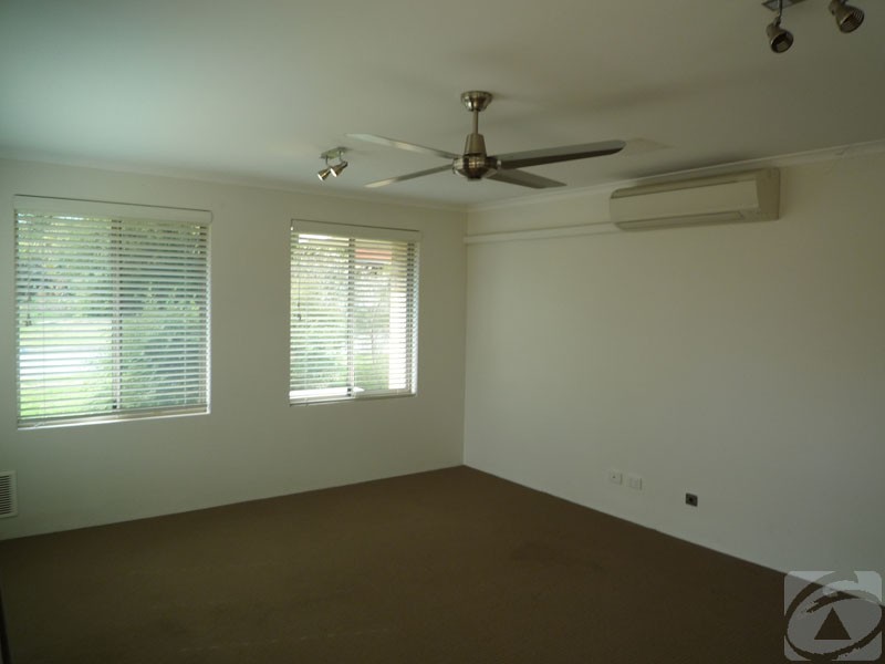 34 Dixie Rd, Kelmscott WA 6111