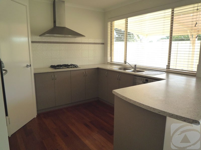 34 Dixie Rd, Kelmscott WA 6111