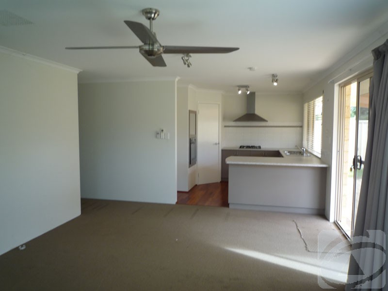 34 Dixie Rd, Kelmscott WA 6111