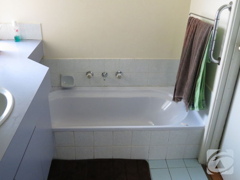 80 Inverness Circle, Camillo WA 6111