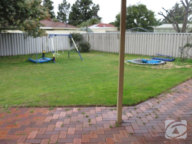 80 Inverness Circle, Camillo WA 6111