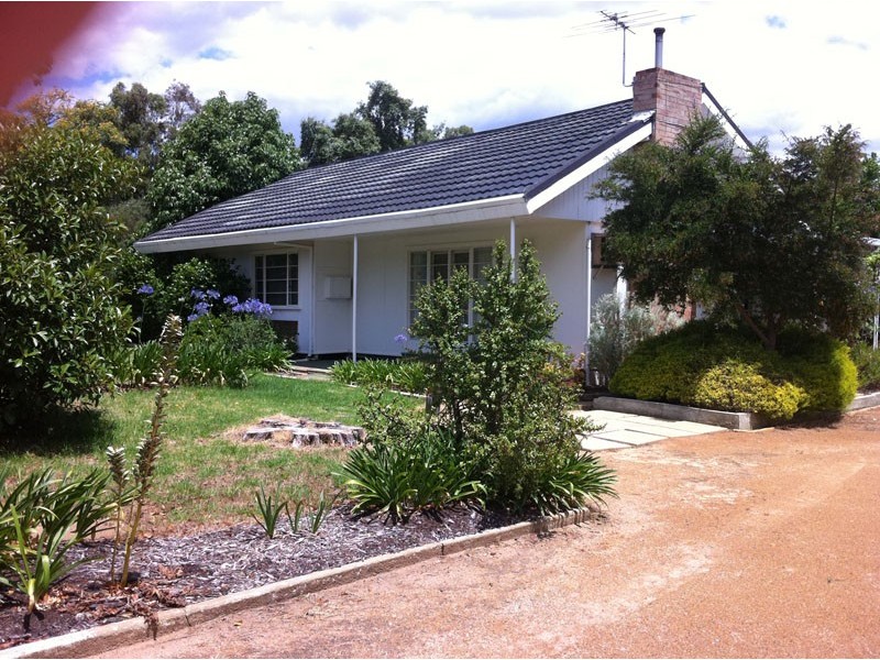 27 Fancote Street, Kelmscott WA 6111
