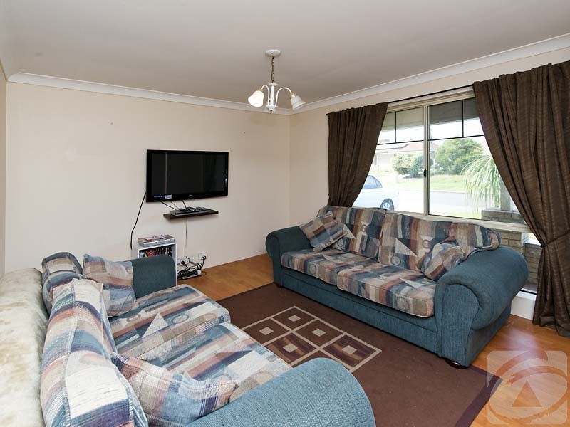 17 Mackay Crescent, Gosnells WA 6110