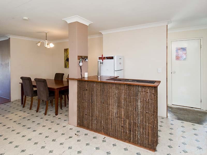 17 Mackay Crescent, Gosnells WA 6110