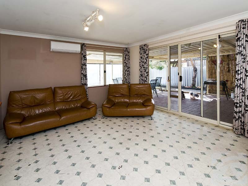 17 Mackay Crescent, Gosnells WA 6110