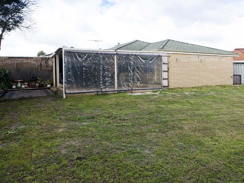 17 Mackay Crescent, Gosnells WA 6110