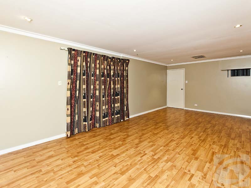 15 Cressida Way, Camillo WA 6111