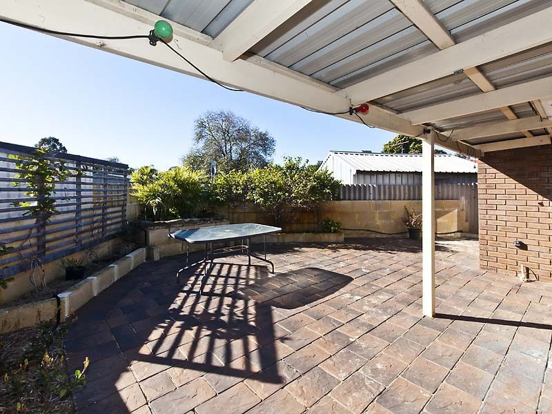 15 Cressida Way, Camillo WA 6111