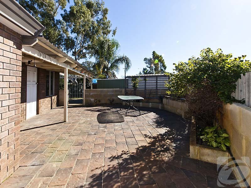 15 Cressida Way, Camillo WA 6111