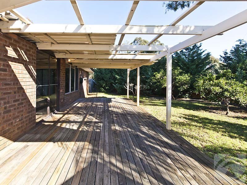 15 Cressida Way, Camillo WA 6111