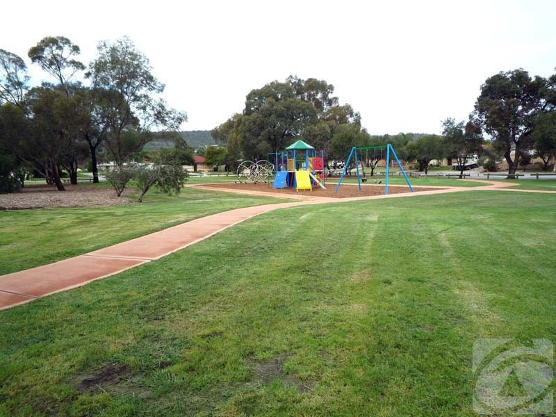 29 Whistler Green, Brookdale WA 6112