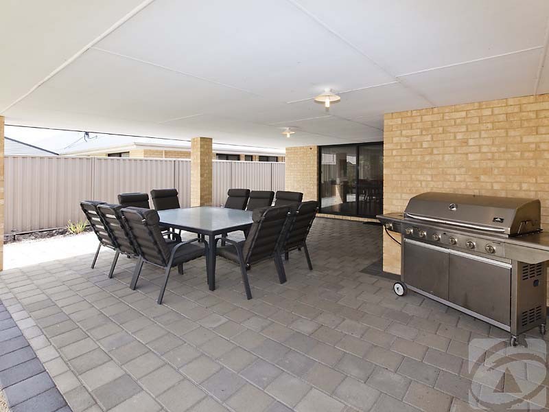 4 Cheltenham Approach, Harrisdale WA 6112