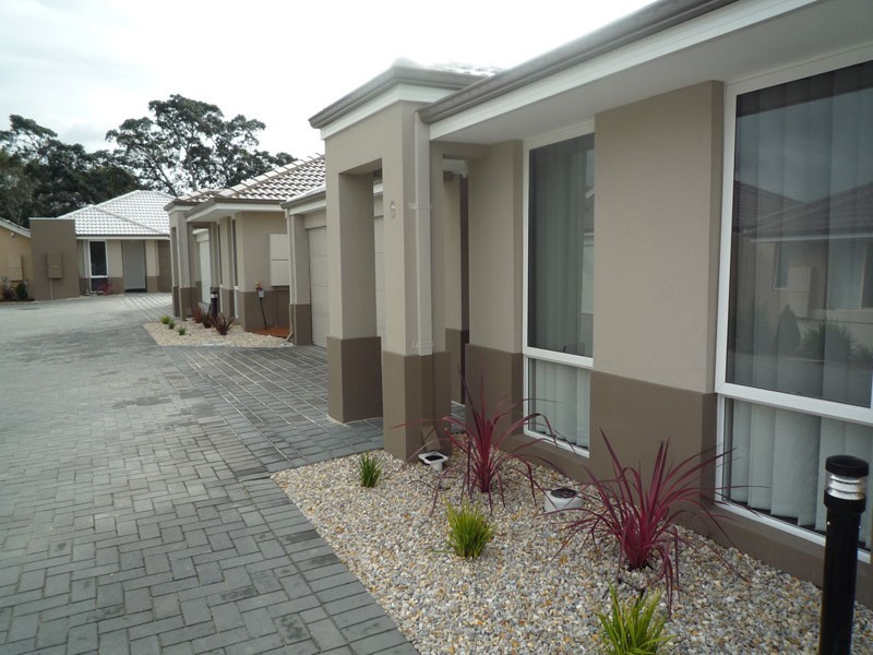 6/13 Third Ave, Kelmscott WA 6111