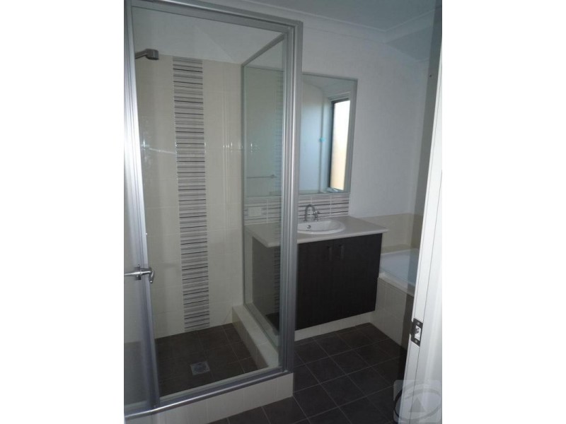 6/13 Third Ave, Kelmscott WA 6111