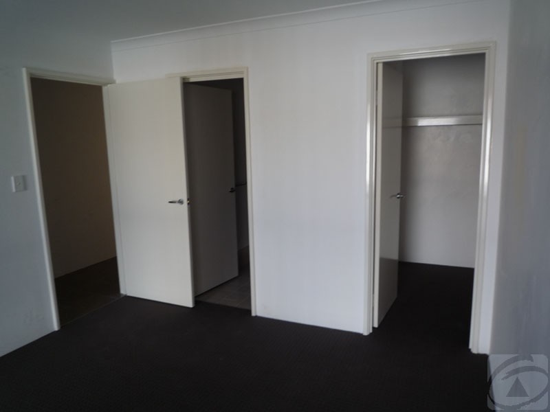 6/13 Third Ave, Kelmscott WA 6111