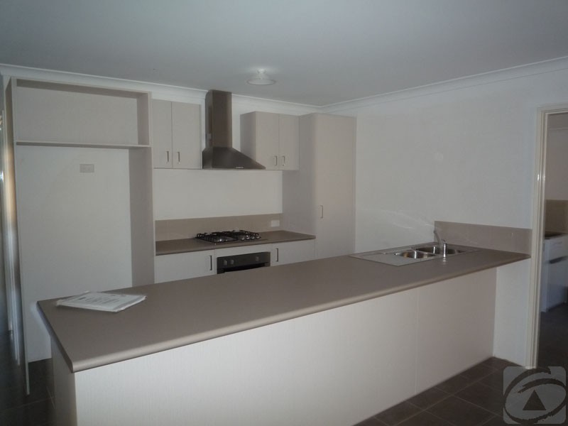 6/13 Third Ave, Kelmscott WA 6111