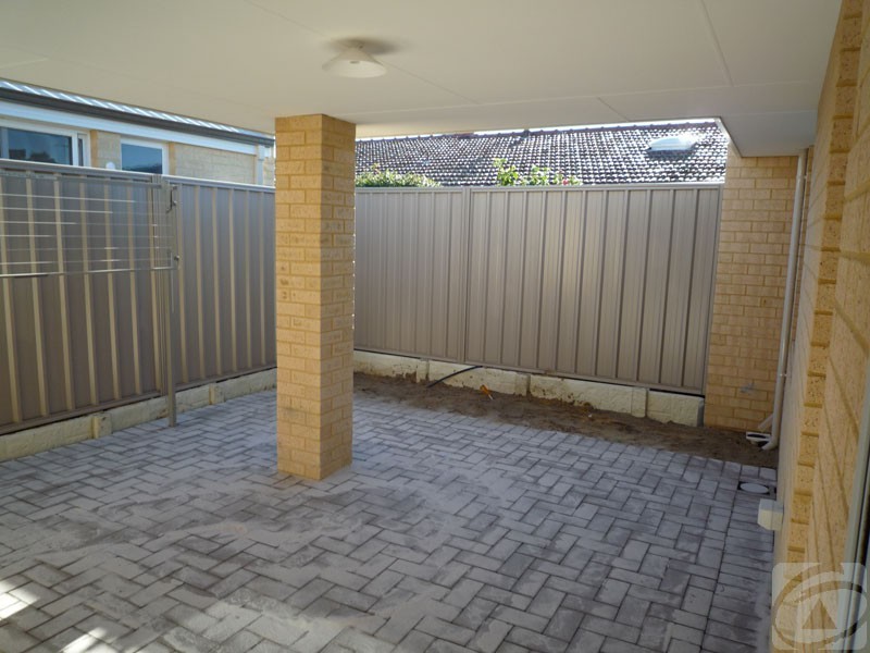 6/13 Third Ave, Kelmscott WA 6111