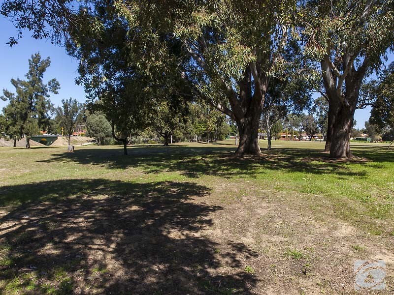 5 O’Brien Place, Camillo WA 6111