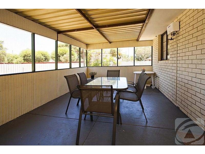 1 Ainsley Court, Camillo WA 6111