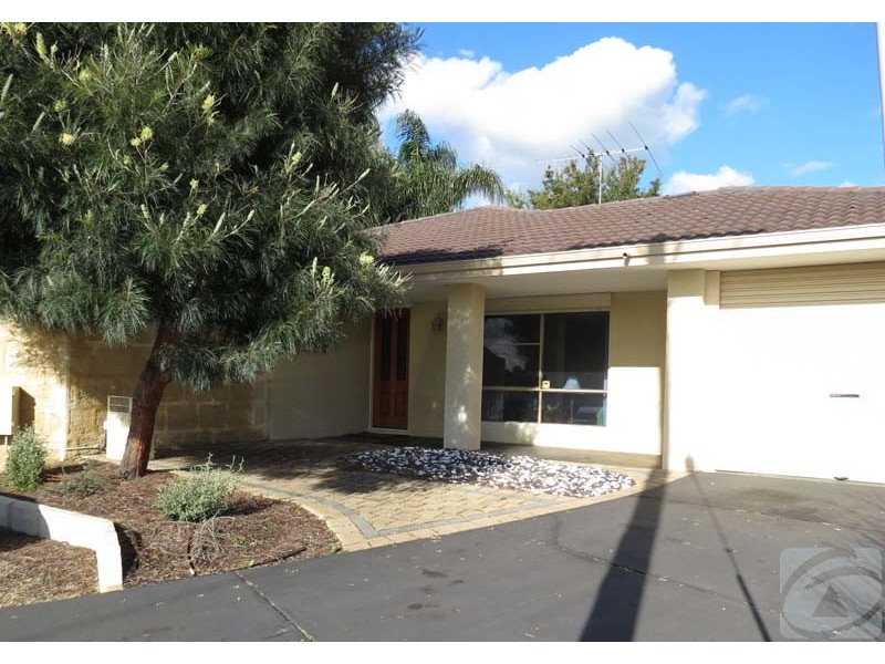 14 Kara Court, Seville Grove WA 6112