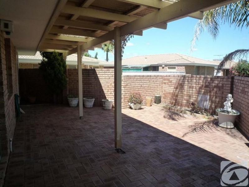 20/208 Burslem Drive, Maddington WA 6109