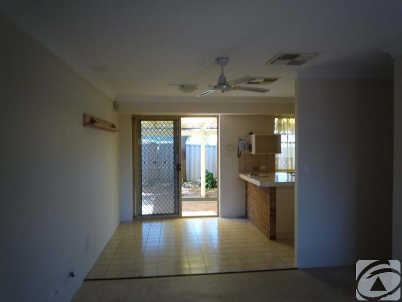 20/208 Burslem Drive, Maddington WA 6109
