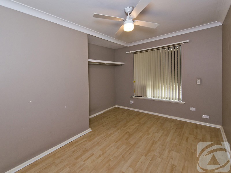 29 Woburn Way, Kelmscott WA 6111