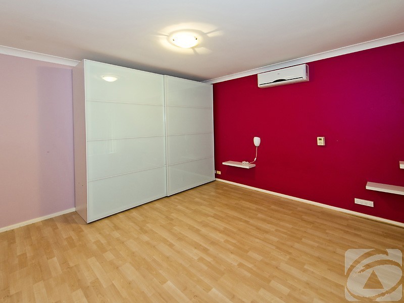 29 Woburn Way, Kelmscott WA 6111