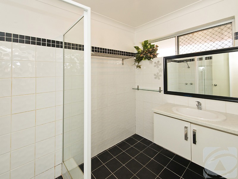 29 Woburn Way, Kelmscott WA 6111
