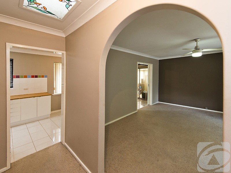 29 Woburn Way, Kelmscott WA 6111