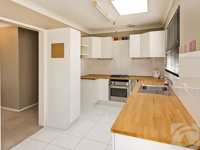 29 Woburn Way, Kelmscott WA 6111