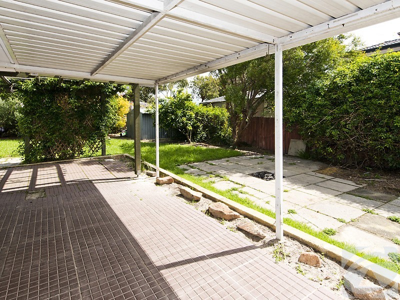 29 Woburn Way, Kelmscott WA 6111