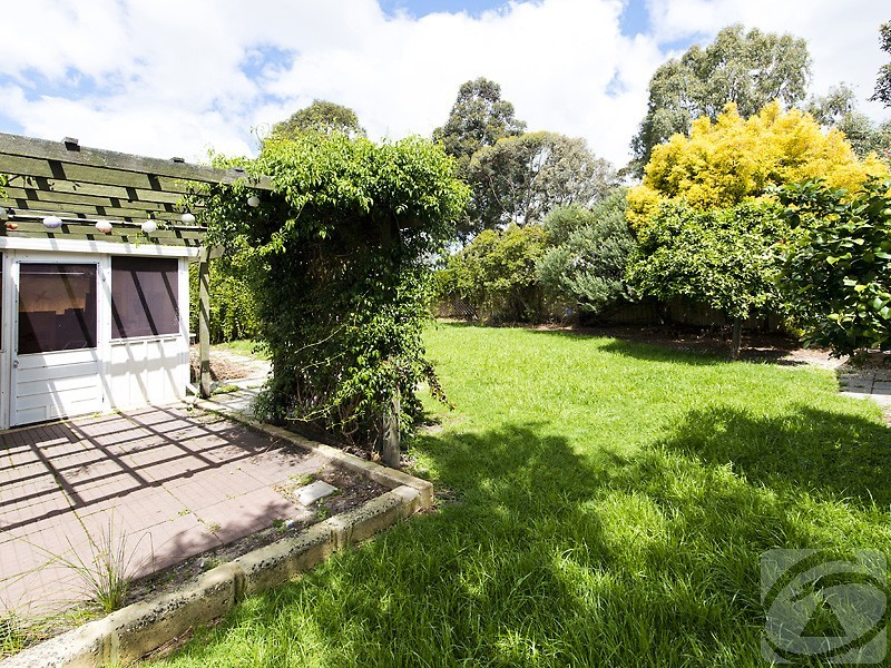 29 Woburn Way, Kelmscott WA 6111