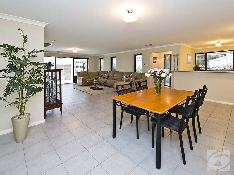 12/191 Railway Ave, Kelmscott WA 6111